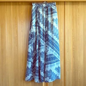 Abercrombie and Fitch Pull On Maxi Skirt